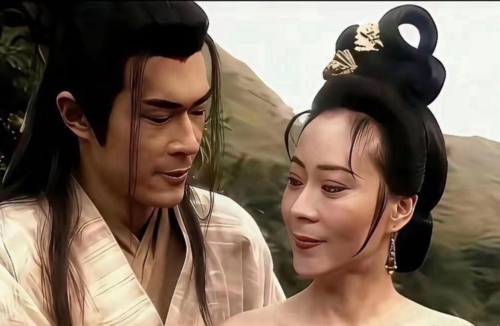 从这一刻开始，杨过看黄蓉的眼神都变了，杨过对黄蓉看法也变了 