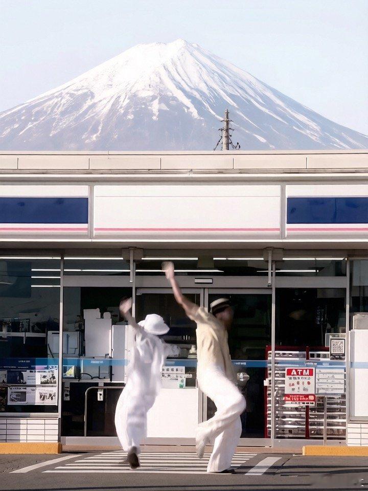 日本排外情绪空前高涨 中国情侣于富士山脚下便利店拍摄舞蹈，遭日本右翼账号恶意带节