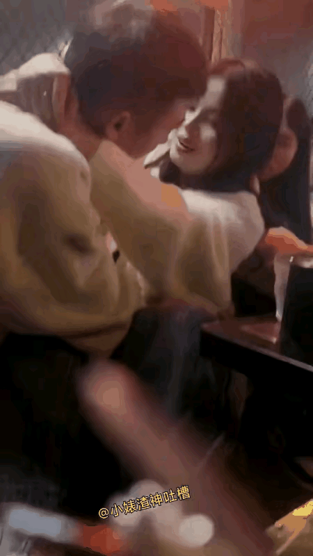 糟糕，她这看过来的眼神是怎么回事
