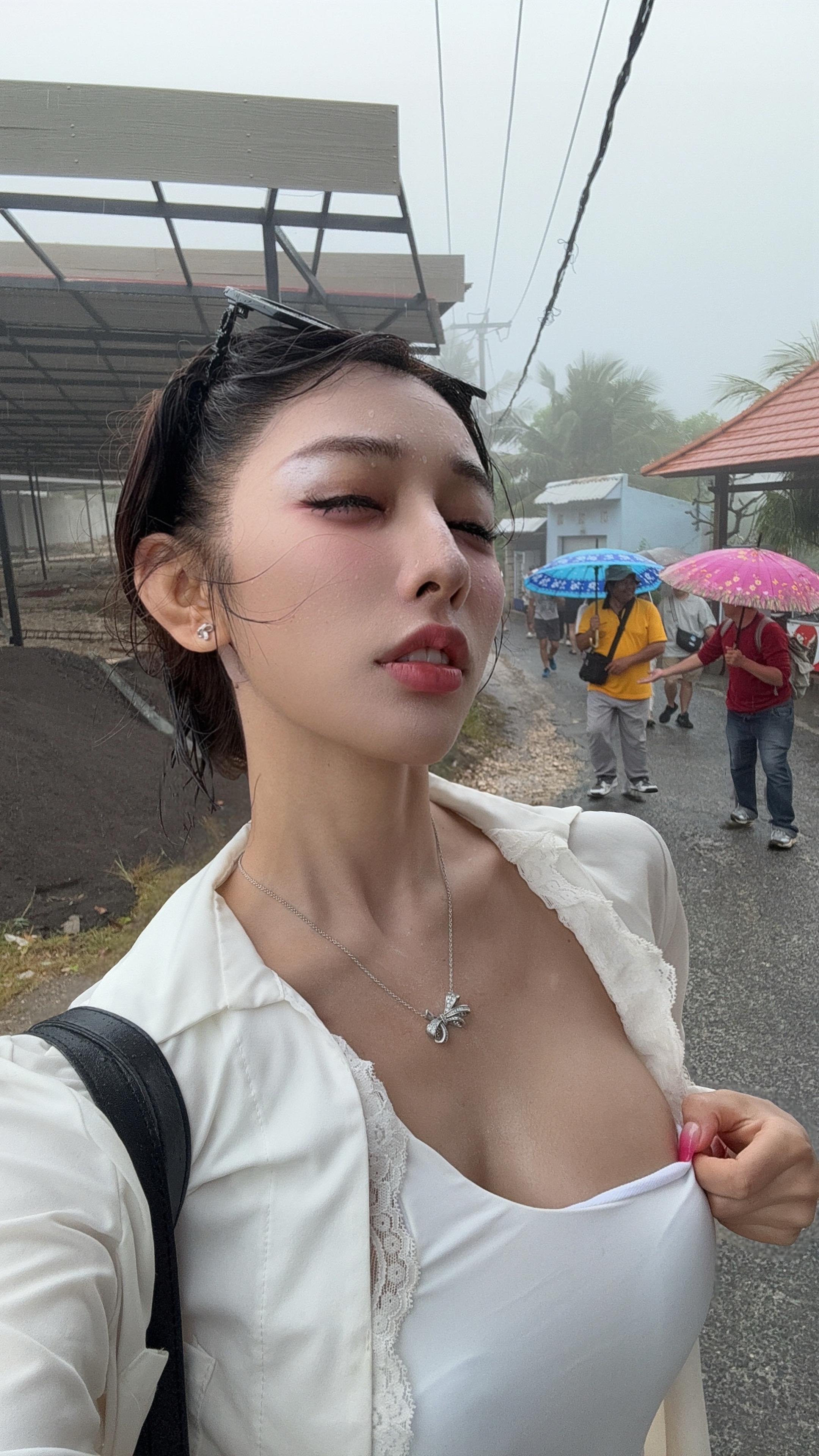 那天的大雨淋不湿今天的我