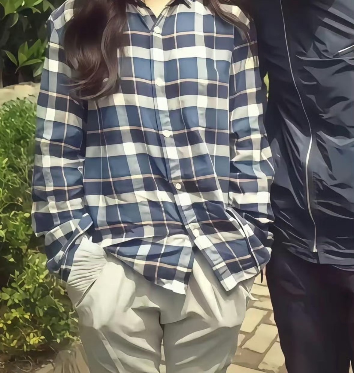 要是遮住脸，完全就是木讷的直男穿搭 ​​​