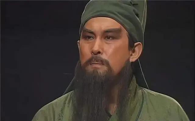 诸葛亮去西川之前，嘱咐关羽八字箴言，东和孙权，北拒曹操，战略上是对的，可是，刘备