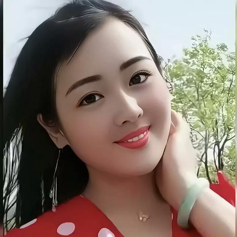 夏日清新自拍，阳光明媚，微笑如花！甜美自拍 自然美少女自拍 甜系自拍写真 居家甜