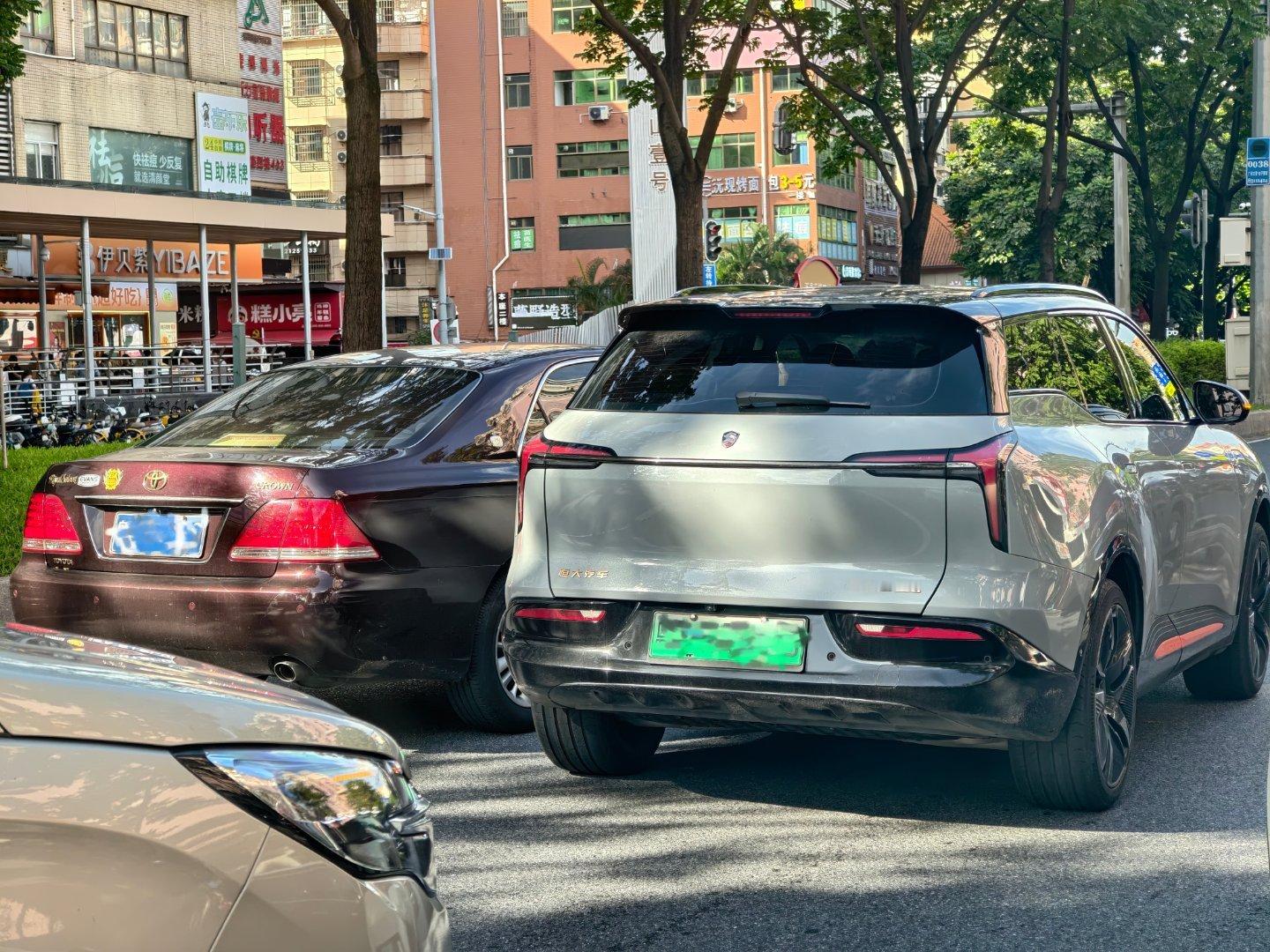 开车这么不小心，修车不好修了吧。 ​​​