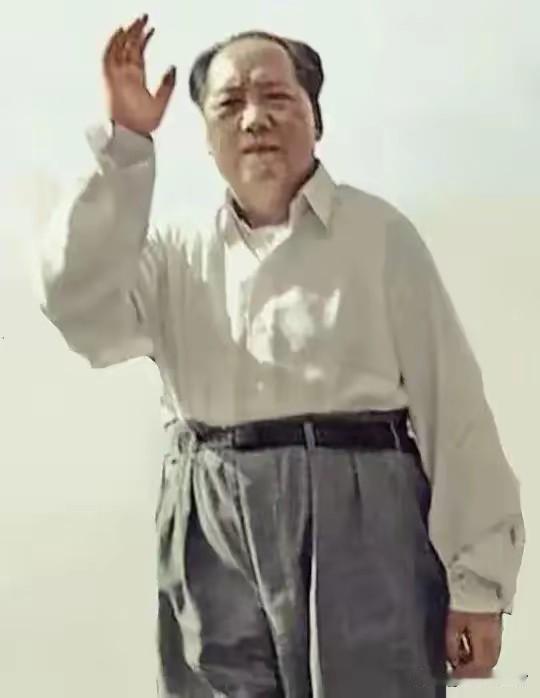 伟魂巨晖，世界动容！