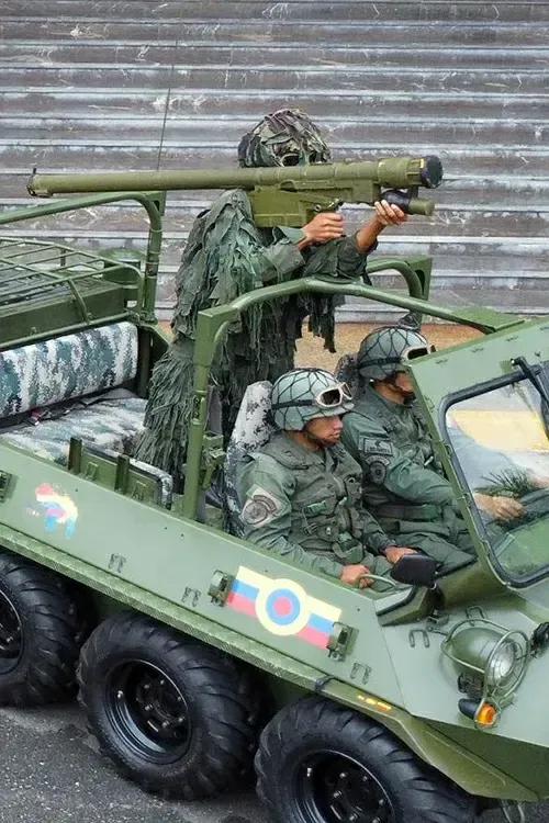 委内瑞拉陆军，VP4 ATV Lynx 8x8 轻型侦察车， 9K338 Igl