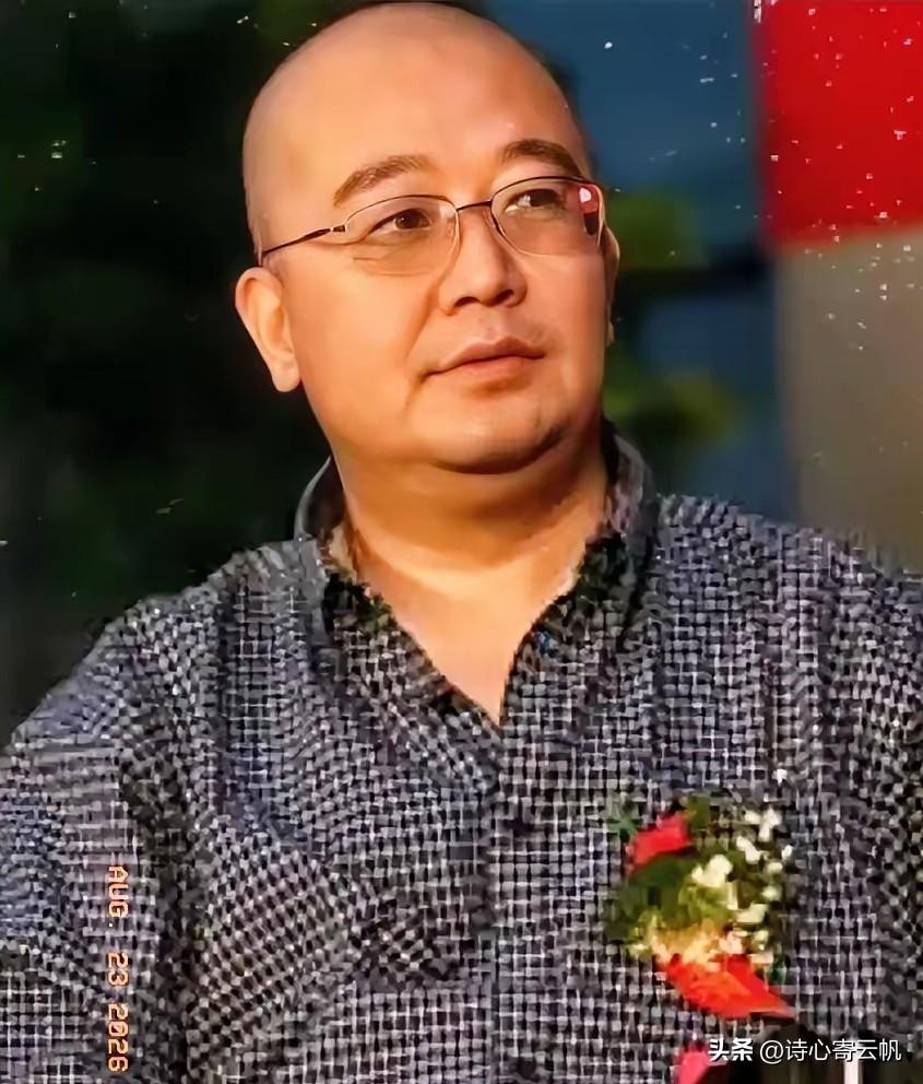 唐师曾去世了
看到他的死因，我破防了。
他不是死于贫穷，而是因为我们谁都难以躲过
