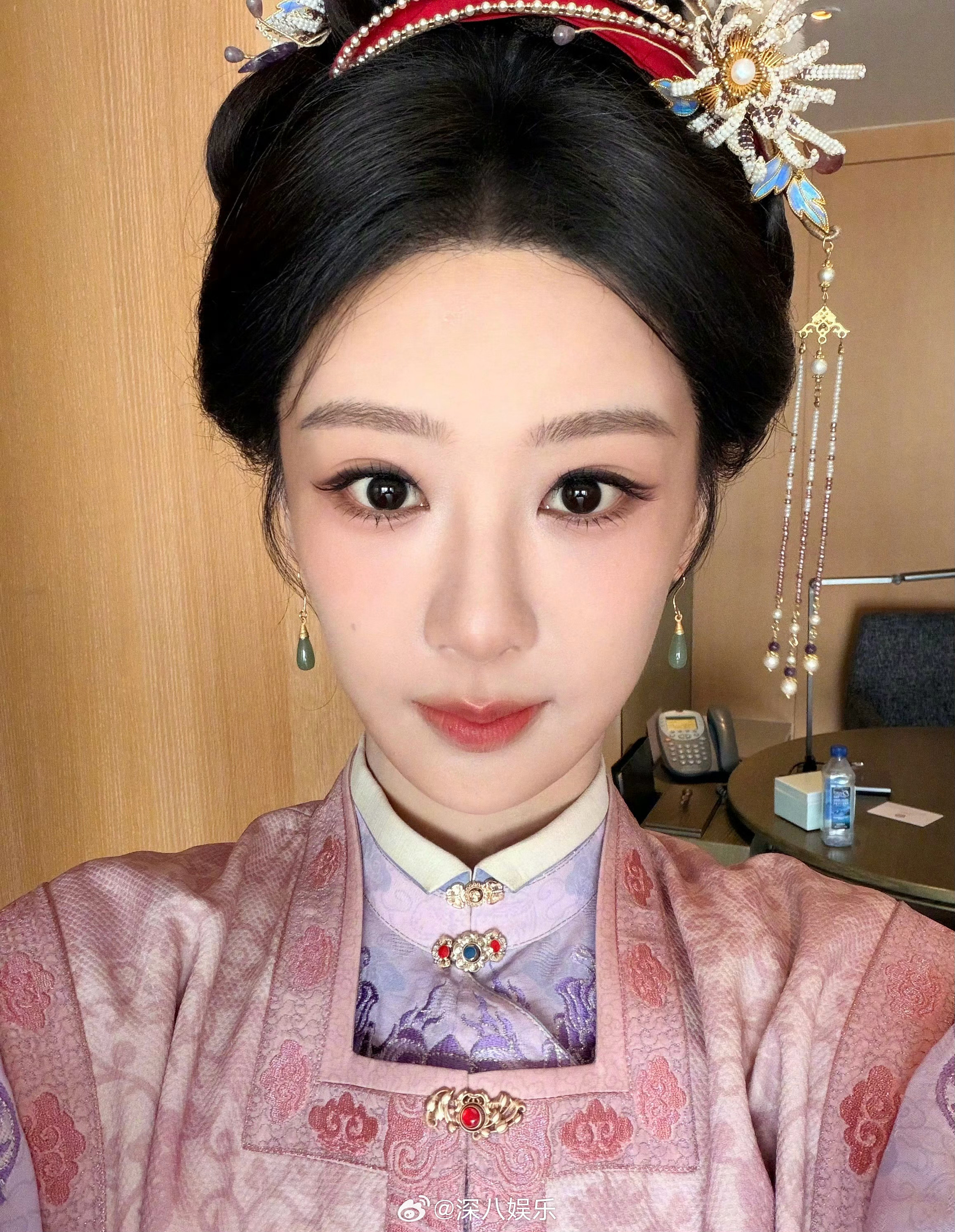 杨紫粉丝玩梗加广 就这样边玩梗边加广～还得是杨紫，杨紫粉丝这一波还是太会了！杨紫