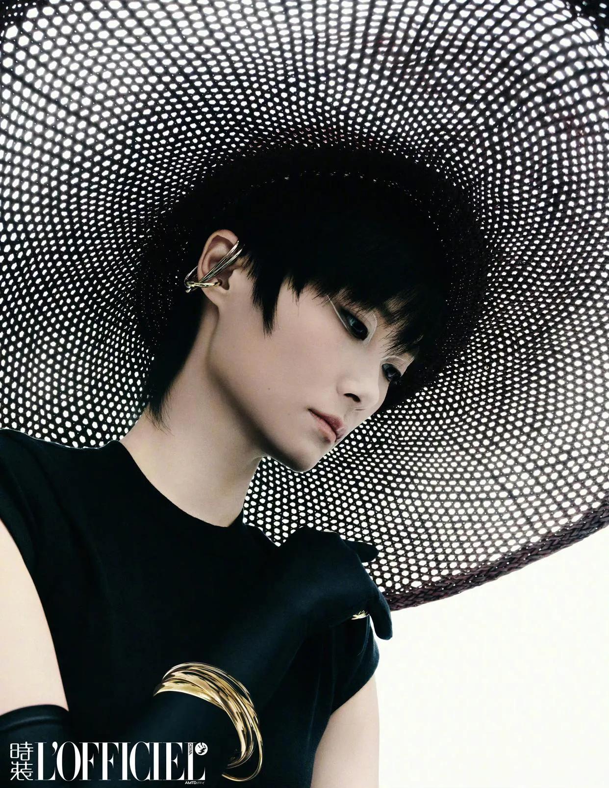 李宇春时装L'OFFICIEL六月刊封面，高级的艺术感，时尚又大气，不同服饰展现