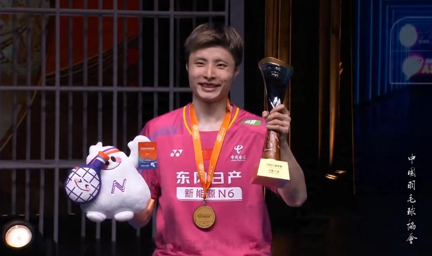 石宇奇首夺亚锦赛冠军国羽时隔9年重夺亚锦赛男单冠军 男子单打冠军 石宇奇亚军 阿