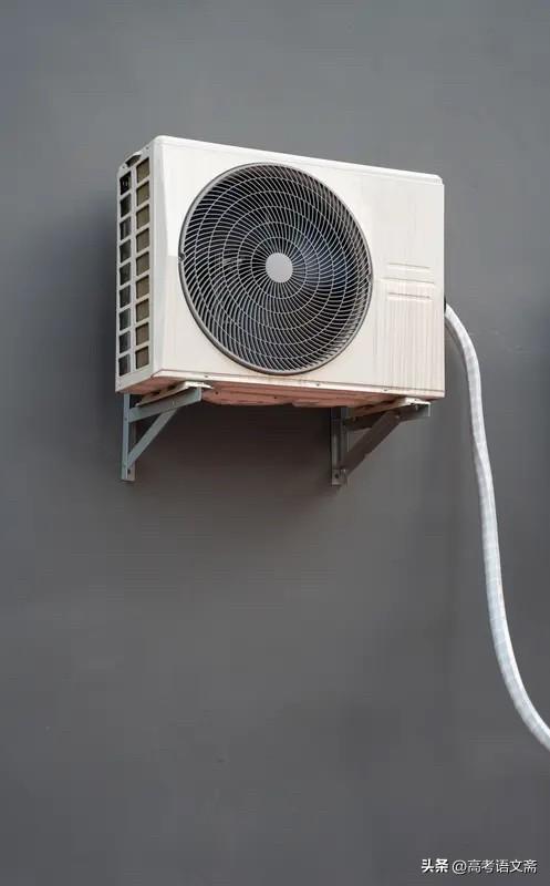 另外，部分老人对空调存在误解。他们觉得吹空调容易生病，老一辈的传统认知里就有“空
