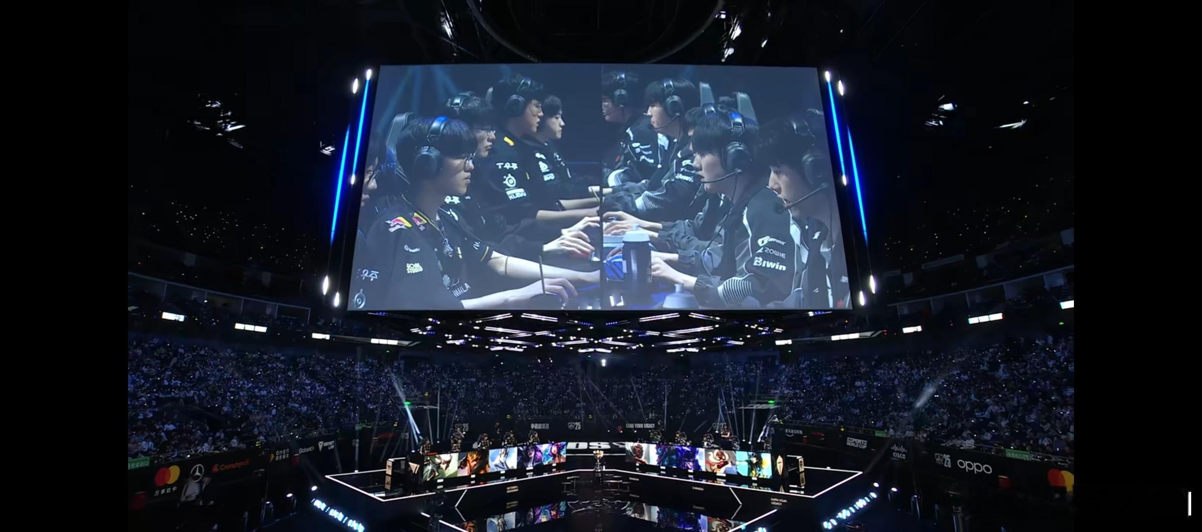 T1对战TES 已经0-1了，几乎没有抵抗，啥都让了，打LCK就直接躺平的吗？？