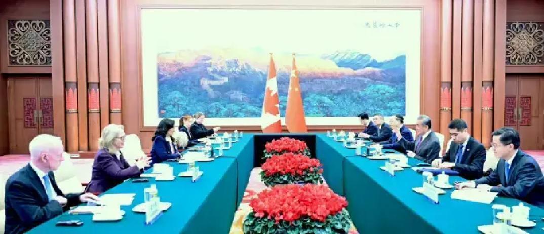 中加现在重新坐到一张桌子上谈，核心绕不开一个字：利。
 
北京这次会见，把话说得