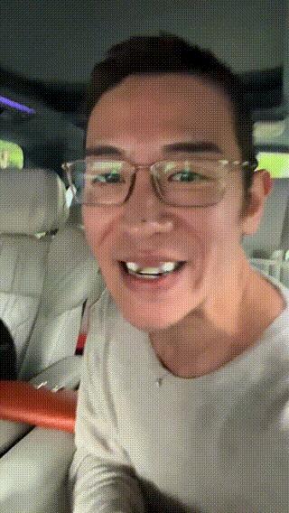 韩国总裁吃播博主来中国了，
最近火爆全网的韩国总裁吃播博主王辉，因为夸张的表情和
