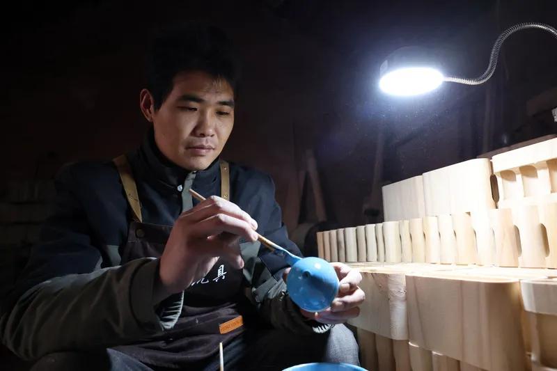 无题
木未成舟难渡人
缘来缘去叹红尘
欲伴青灯守静夜
拜佛参禅念藏经