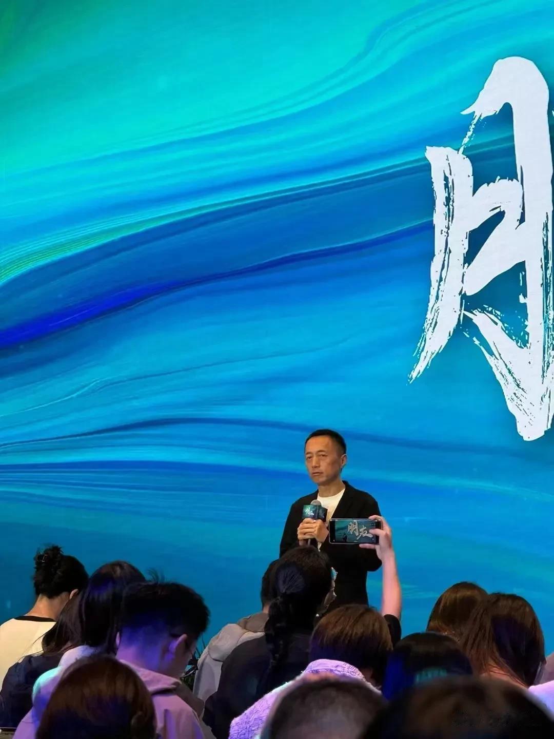 碧桂万三个房企巨头，只有万科安如故？为什么？有三个原因：一是万科一直以来都谨慎经
