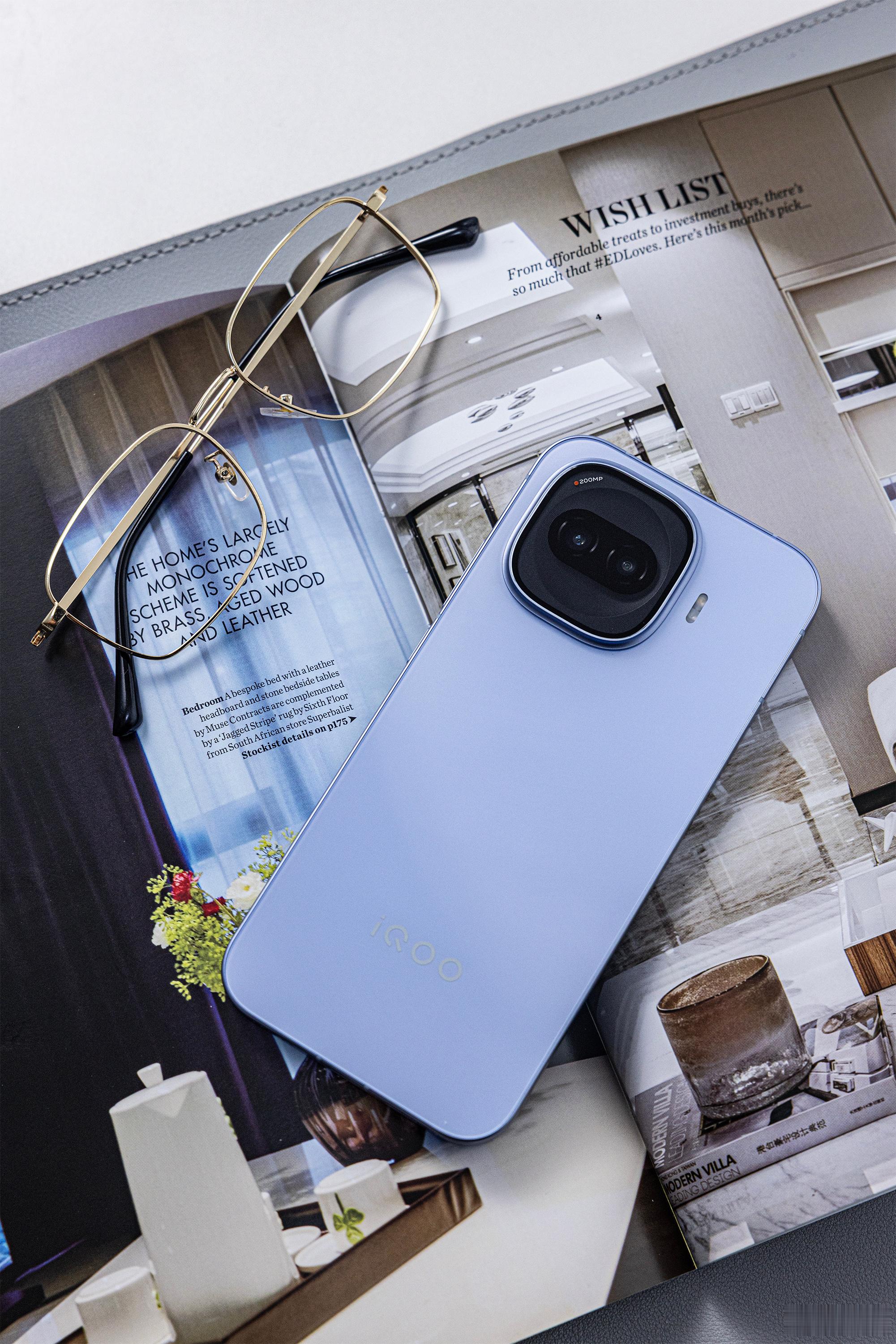 iQOO Z11 Turbo 发布也一段时间了，2 千出头的价格，不错的颜值和质