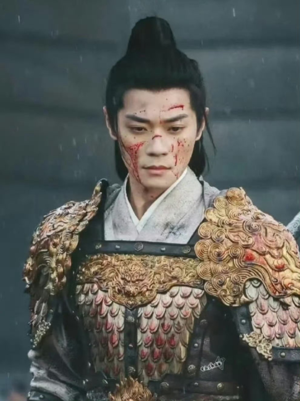 曹骏说想演乔峰  就让他演，他行他能打！从小就能打，哪吒的时候就会耍枪了！不过话