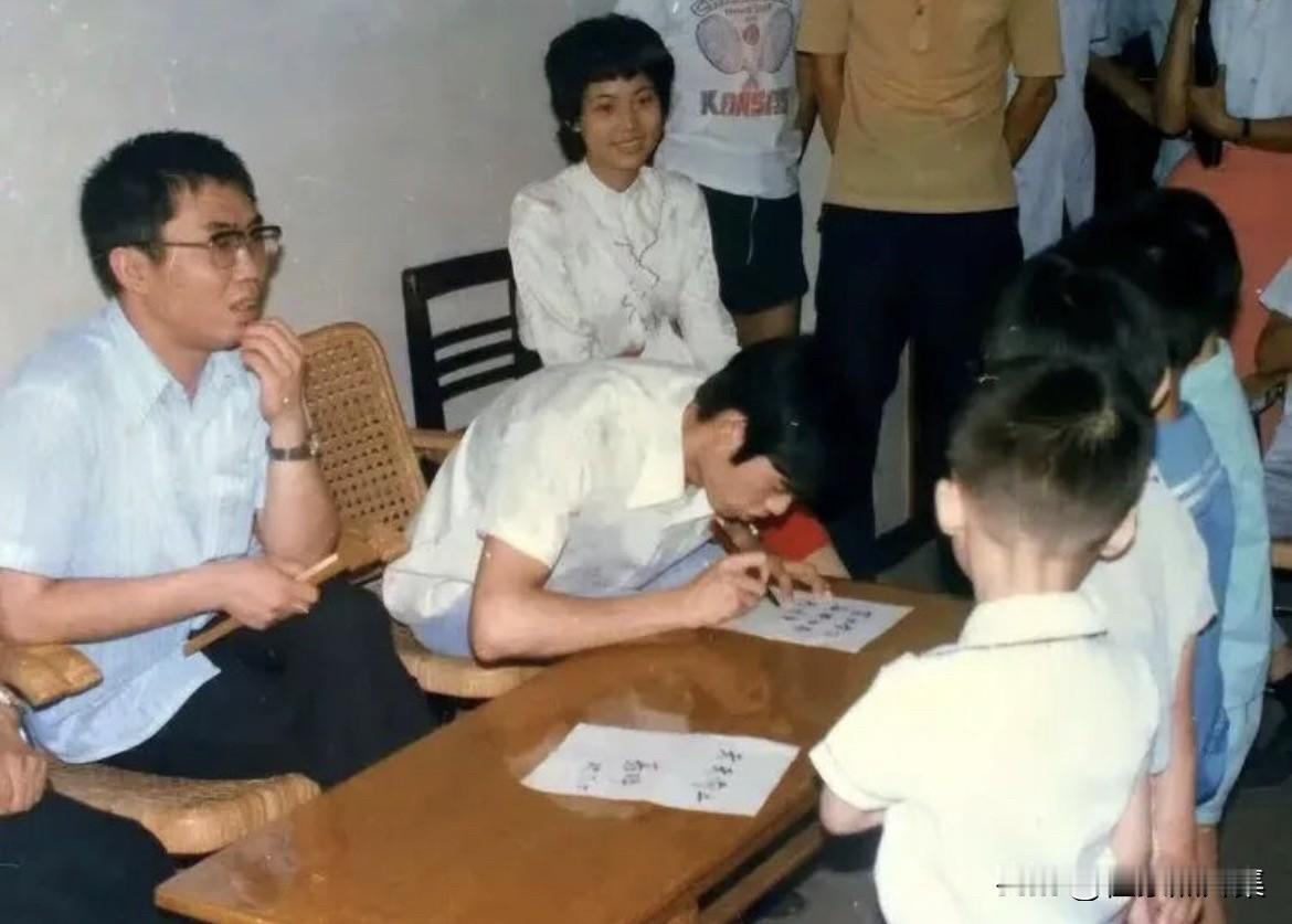 1985年7月，聂卫平、马晓春首次来长沙参加“白龙杯”精英赛，这是湖南围棋史上首