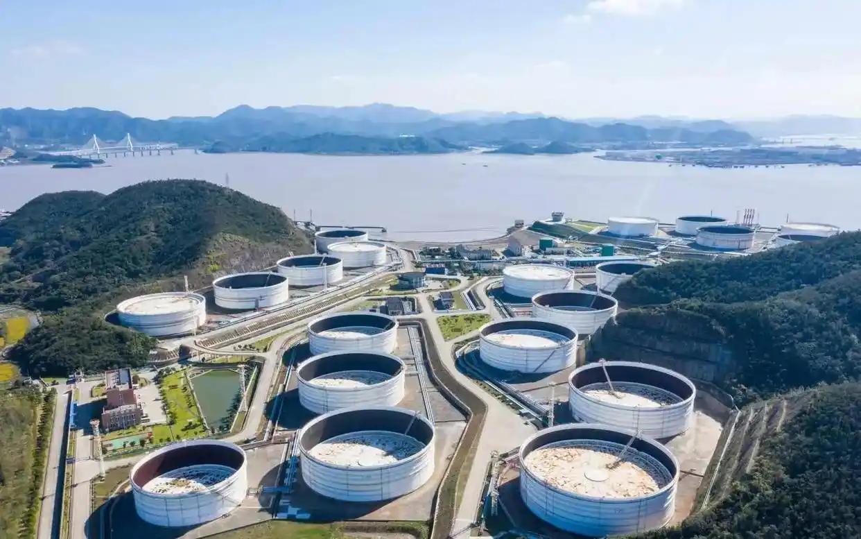 越南满世界求油，为什么没人愿意帮它

越南这次被油荒逼到了绝境，全国上下一片混乱