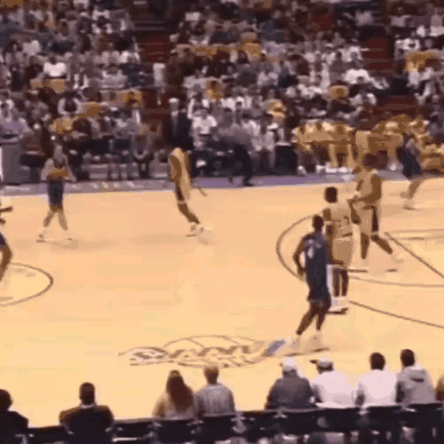 其实，鲨鱼自己承认，防守不是他强项，职业生涯一次防守一阵没有，防守二阵也不是常客