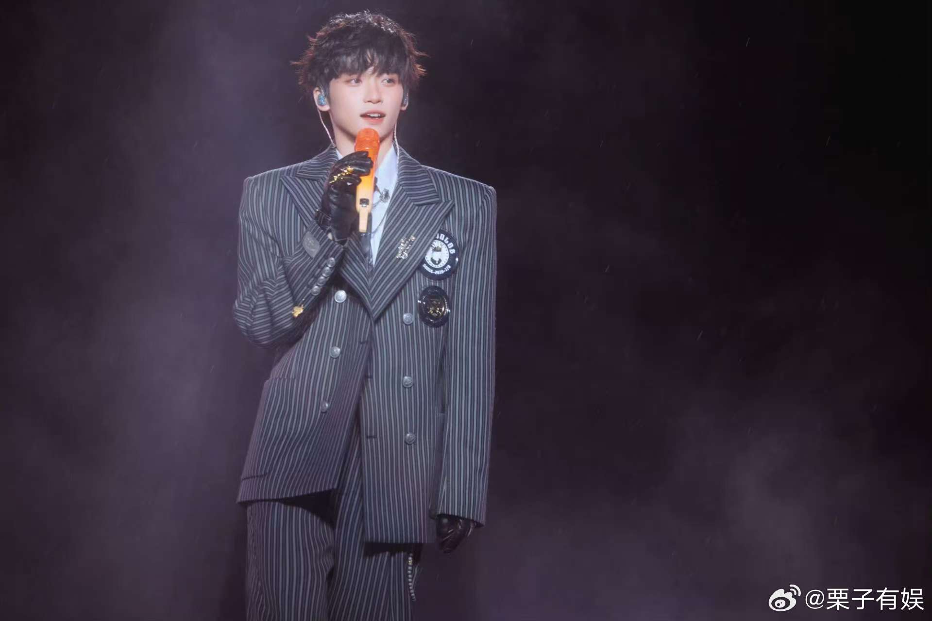 梓渝此刻定格美好梓渝大眼音乐节舞台照梓渝大眼音乐节舞台照，此刻定格美好，[哇][