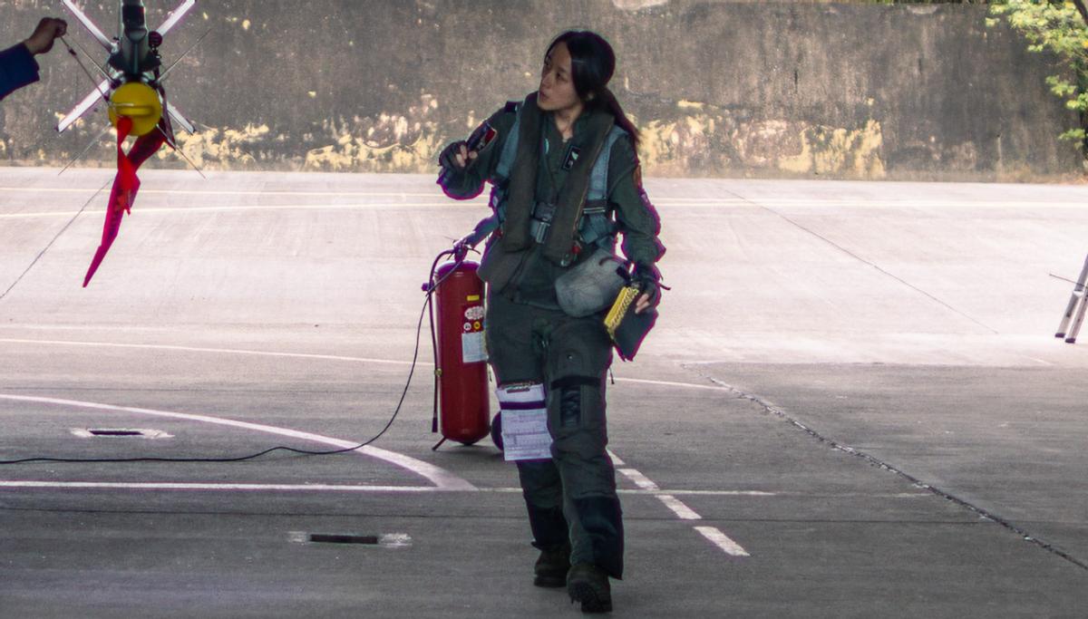 台军F-16升空速度看呆网友，启动还没高超导弹快，美参议院却大赞台军“可靠”
