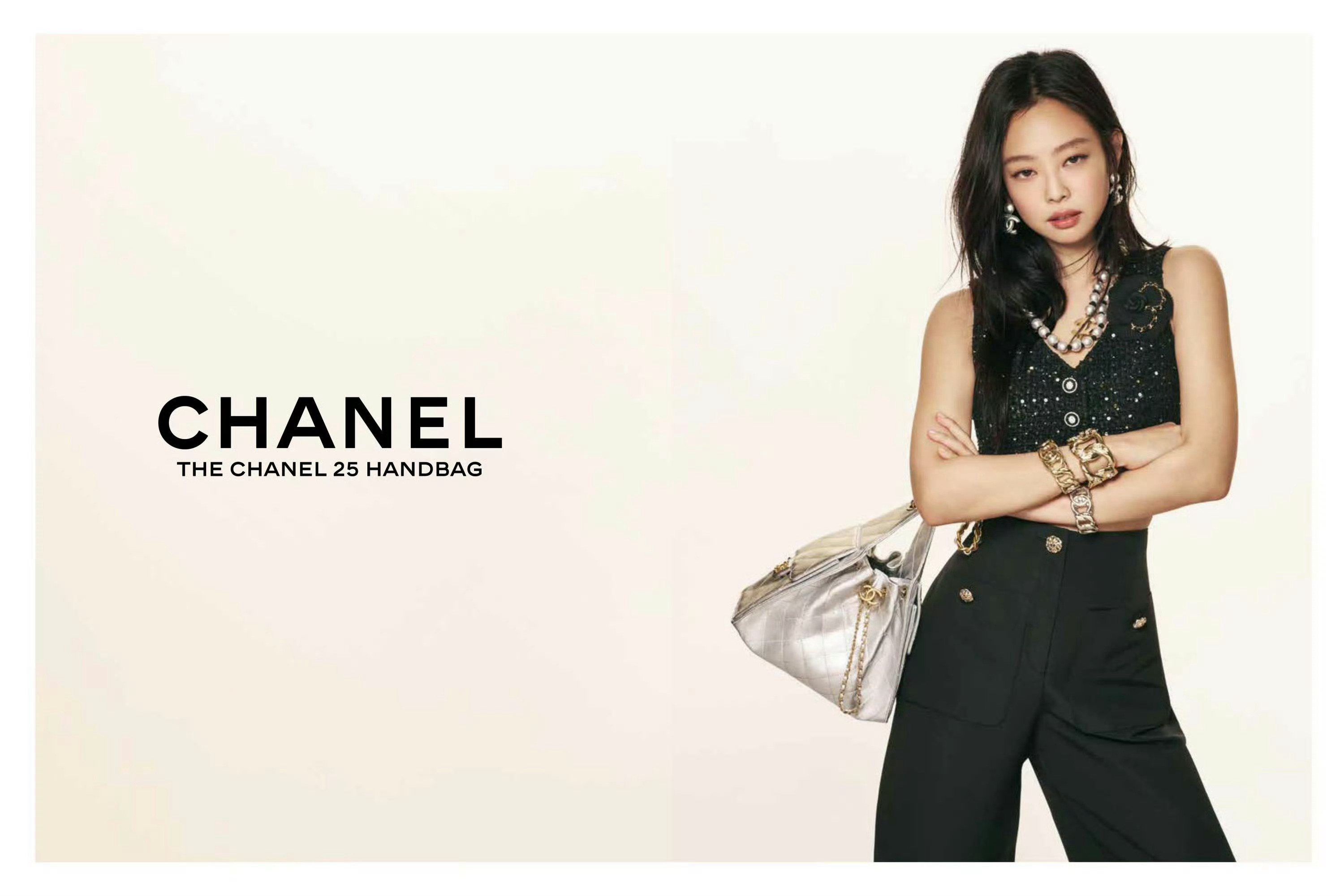 JENNIE & Dua Lipa × CHANEL 25 Handbag 20