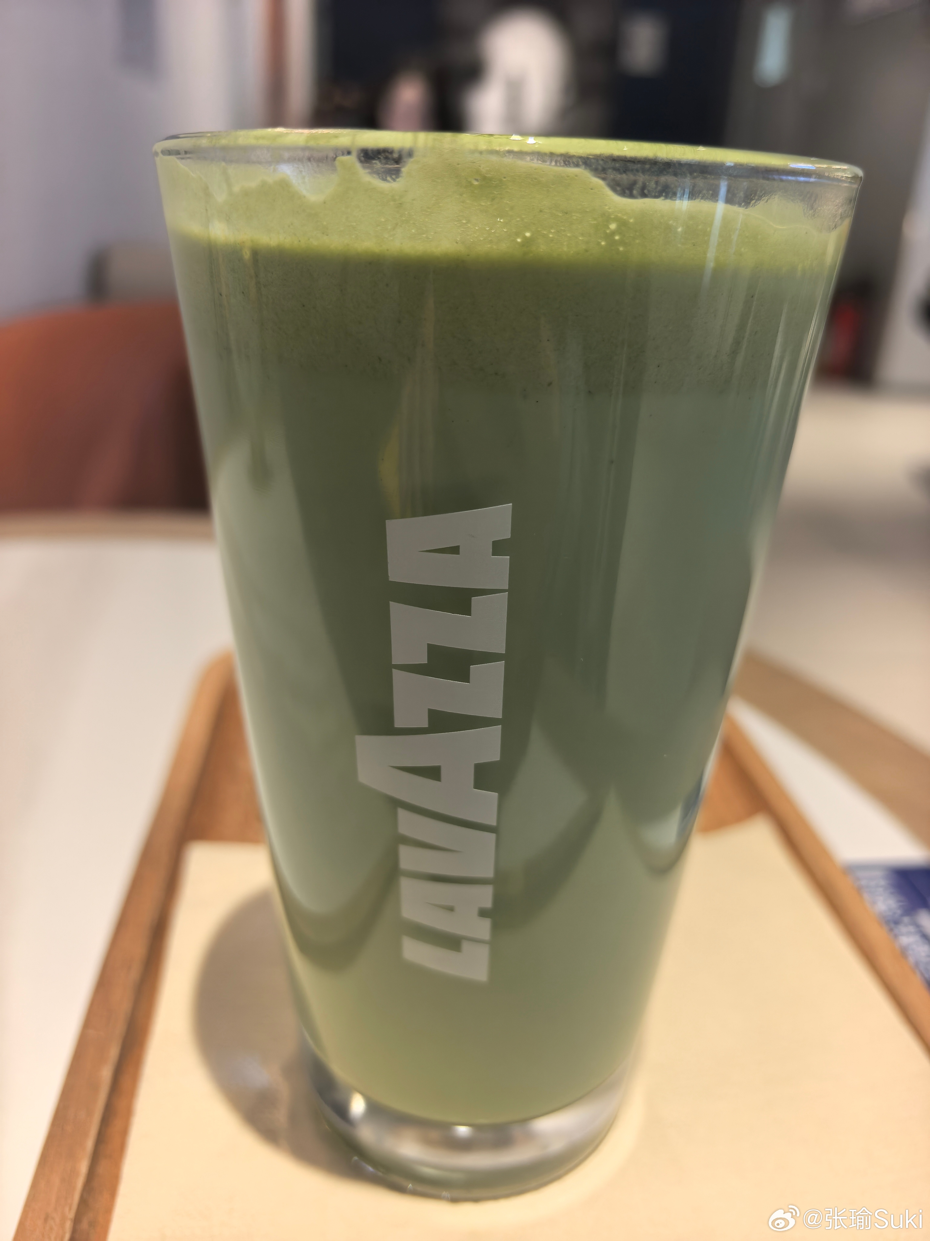 甜妹让我安心在咖啡厅线上路演，请我喝了杯抹茶 