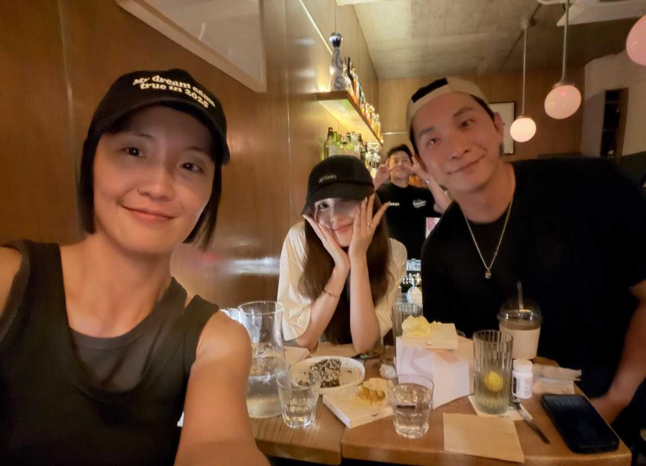 with Sana ⭐️
세상에서 제일 예쁜 트와이스 사나랑 서울에서💕