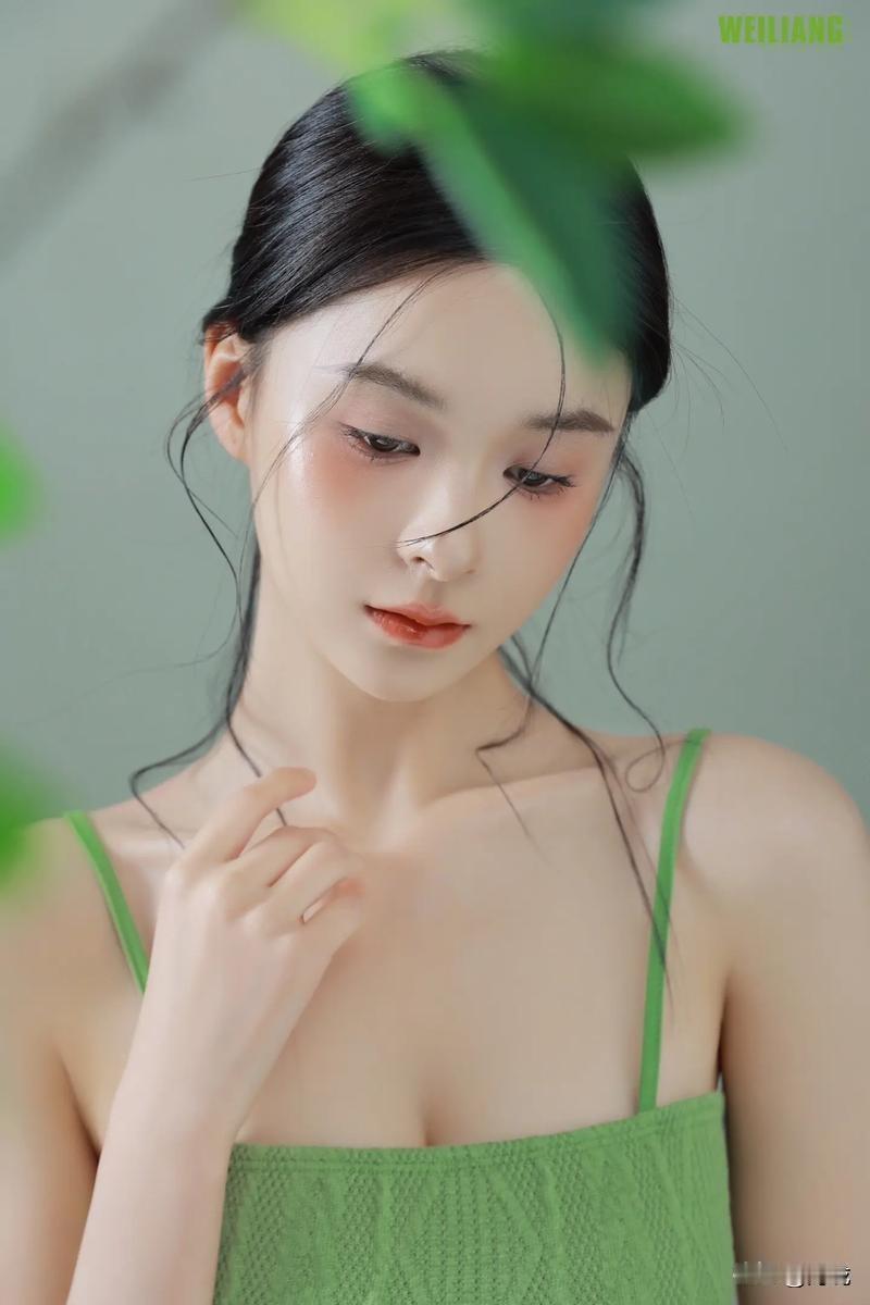 孟娜