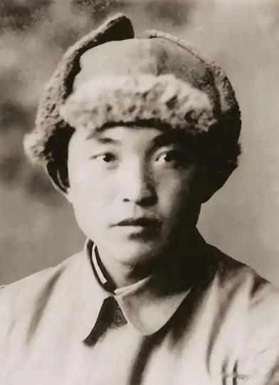 1951年，黎原因为作战能力突出，但资历相对不足，为了重用他，上级连续调走3位同