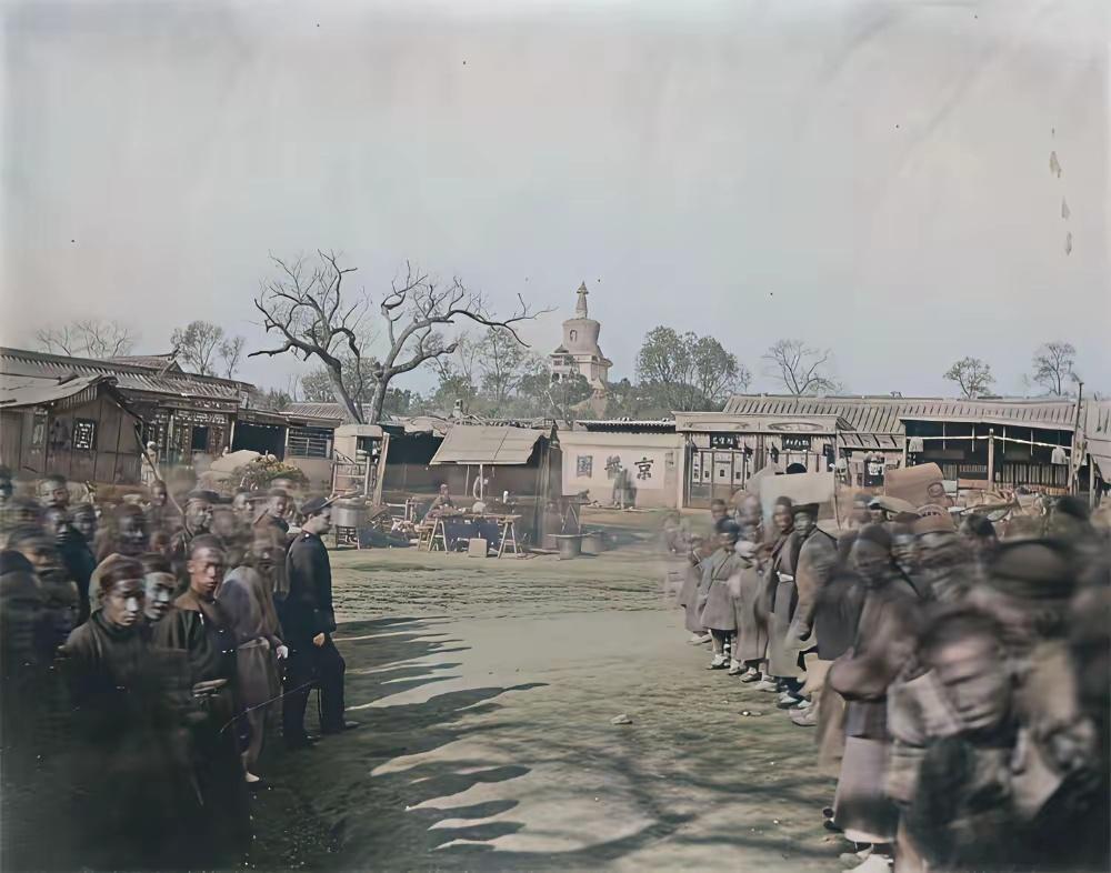 一个清朝人，拍到了146年前的北京城！民众破衣烂衫，建筑古老而垂暮，给人一种苍凉