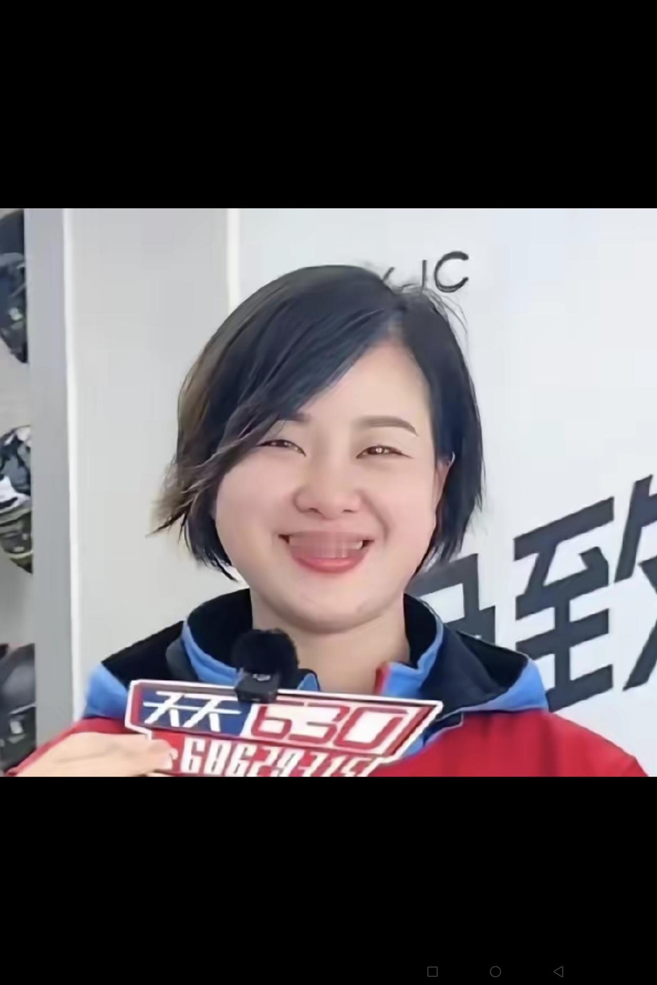 大家来看一看、评一评：张雪的妻子陈星伊是美颜前好看，还是意颜后好看。
因为陈星伊