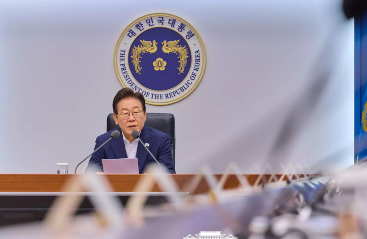 目睹中方强大实力，韩国急派特使访华：一个细节令白宫焦虑！8月18日，韩联社突然披