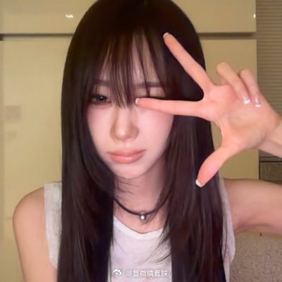 男制作人用吉赛尔未公开照片当头像 近日，有网友发现男制作人Nick Spider