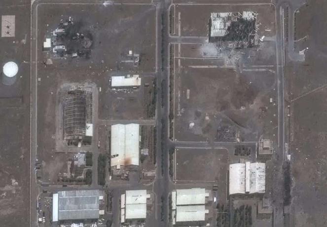 2日，伊朗原子能组织主席伊斯拉米给国际原子能机构总干事格罗西写了封“告状信”，内