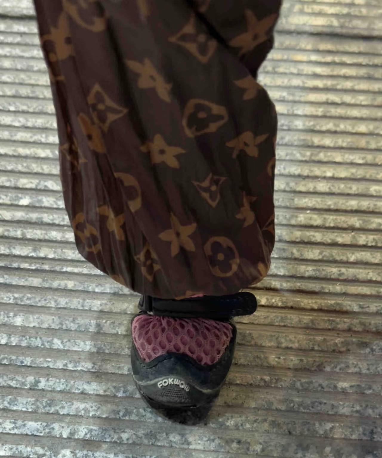 大家猜猜这是人还是小狗 