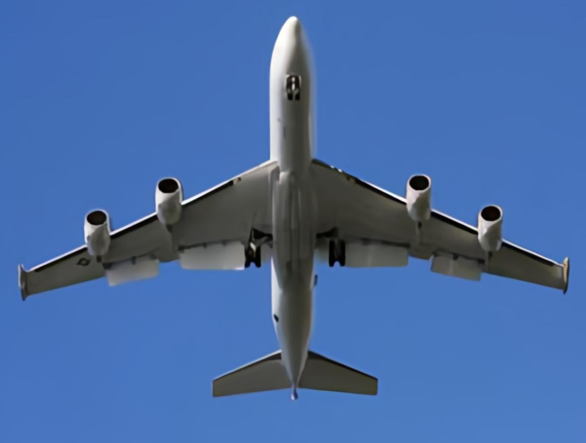 美国E-6“水星”通信中继机E-6是波音公司研制的一款通信中继机，绰号“水星”（