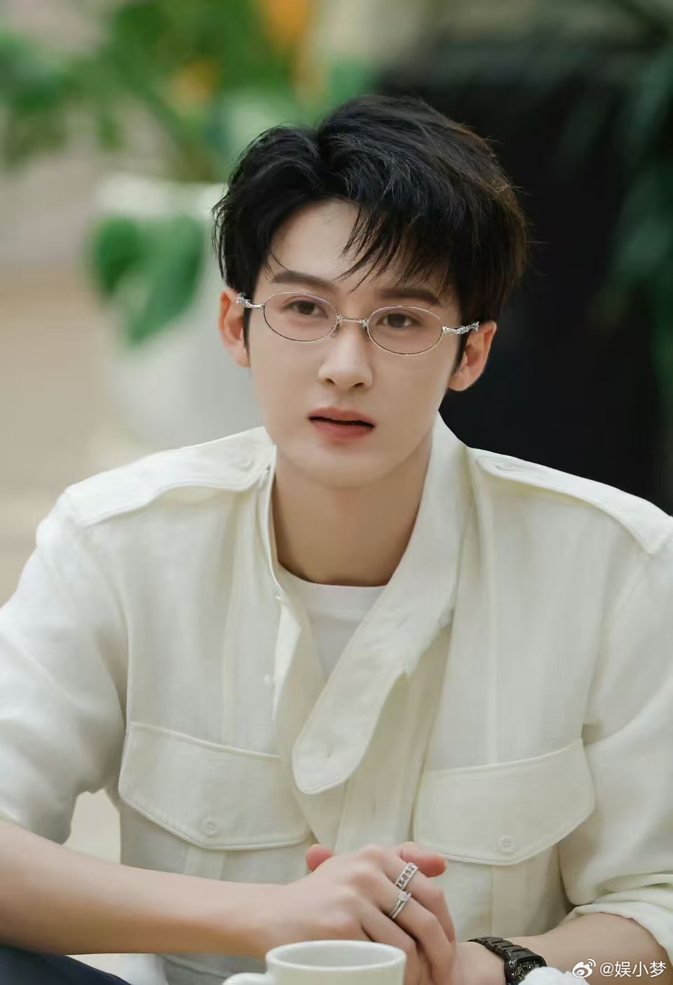 檀健次好六大哥的含金量檀健次不语只一味搞笑 舞台上一本正经飙高音，台下一秒切换喜