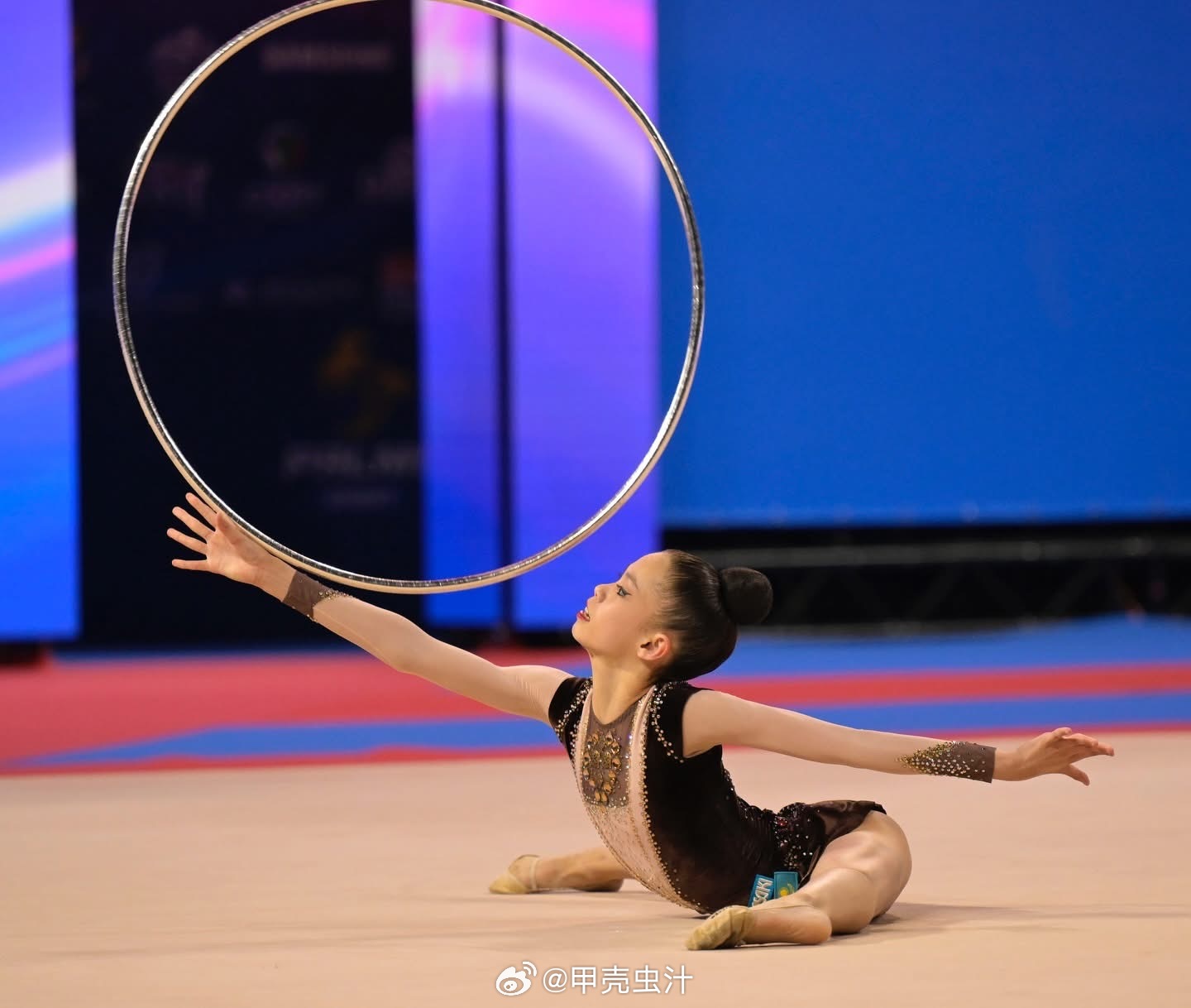 FIG官摄这什么雷霆照片，拍出来一种身残志坚的感觉