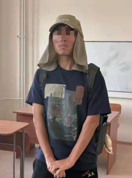 遣返回国仅仅是惩罚的开始。国内已有人报警，希望警方尽快立案，严惩这个卖国贼，让他