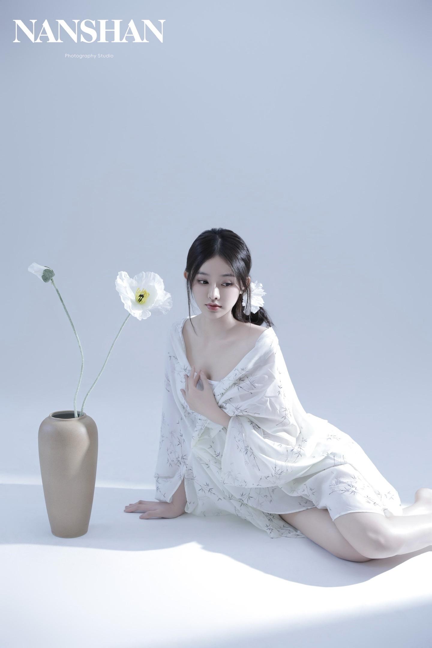新中式清冷小白花🍶。
