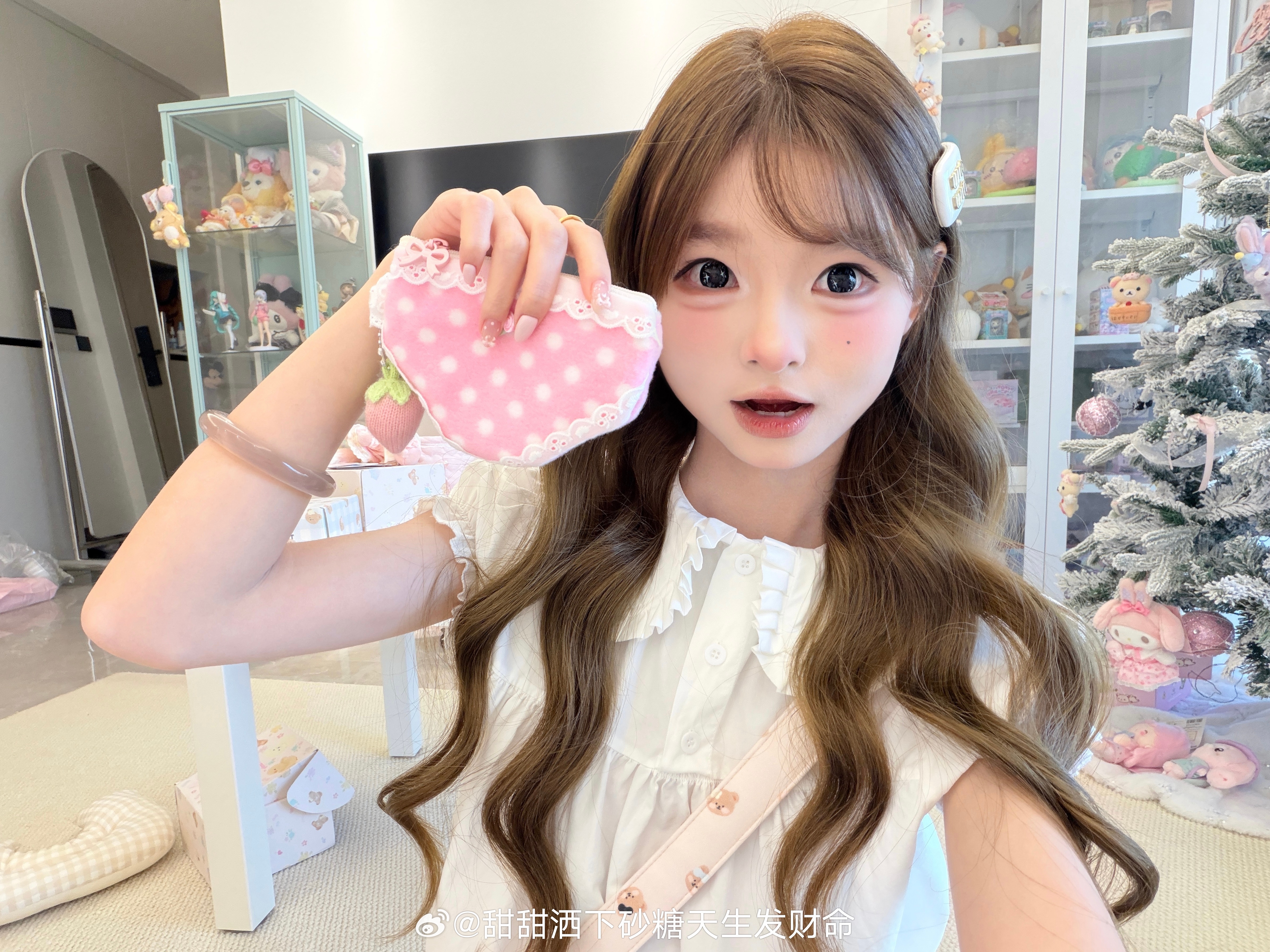 新发色和新美甲！🍓 
