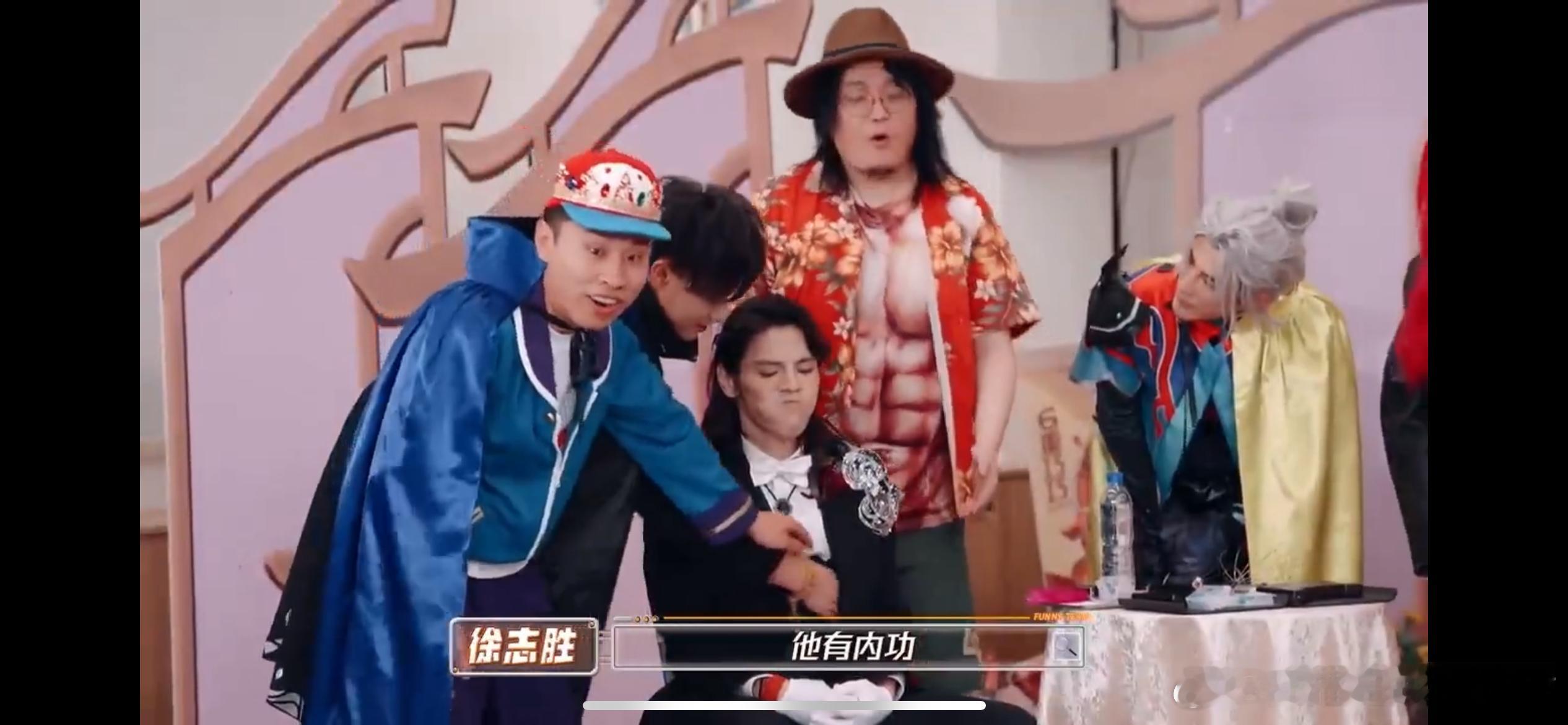 #向佐憋的好辛苦# 看这一关的时候，我已经可以通过屏幕都感受到向佐是有多么的想要