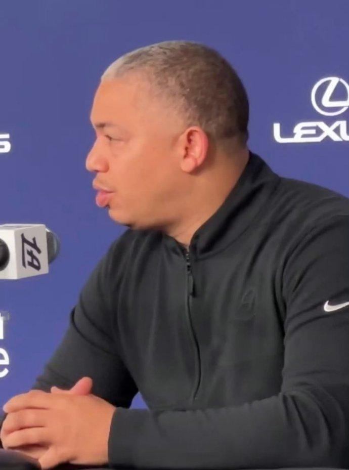 泰伦卢心态炸了：
“我现在感到很生气，而不是沮丧。因为每年我们都在应对伤病。” 