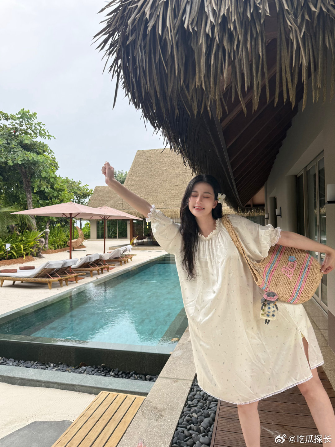 乔欣假期的快乐碎片整理完毕乔欣假期的快乐碎片不管是休闲摆拍还是精致穿搭，都透着满