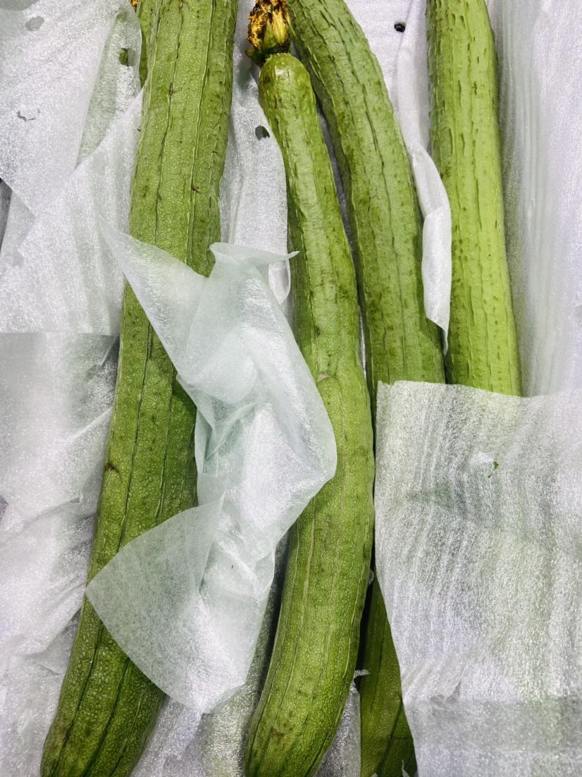 顶着太阳买菜，淋着雨回家……这天啊

恢复正常午餐了，那菜也就要买起来了😂就是