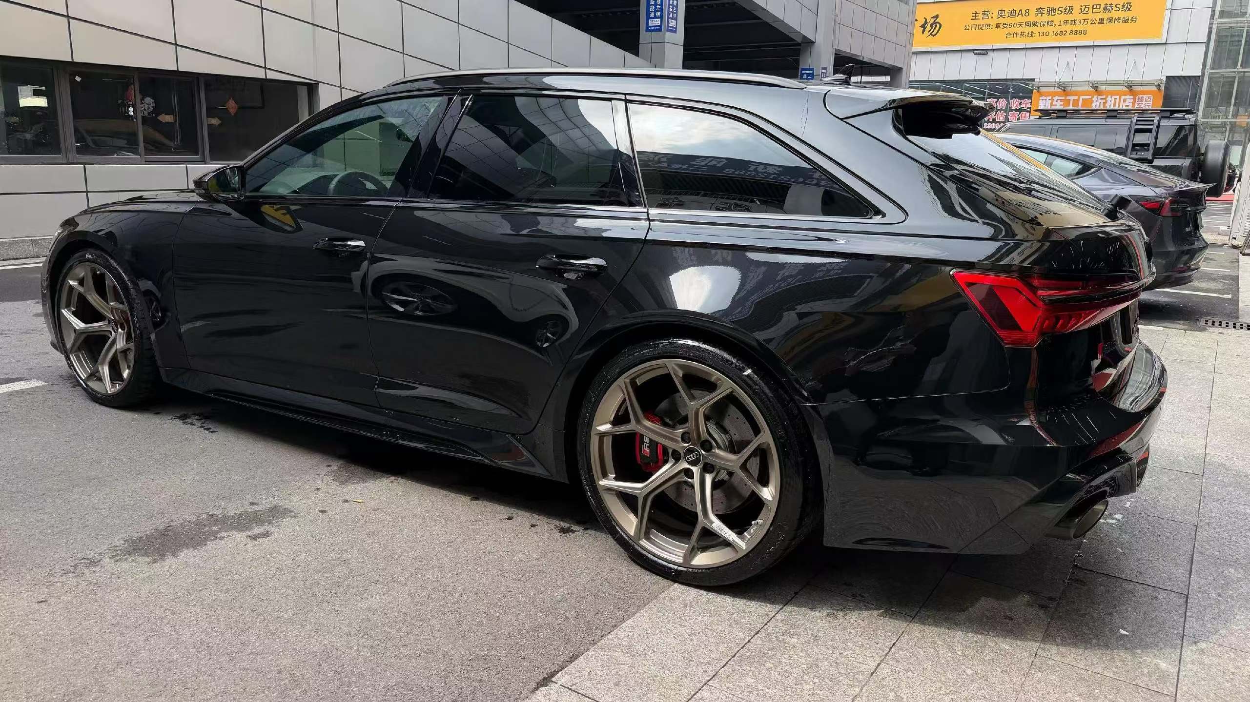 真正的强者，从不在喧嚣中证明自己。就像这台26年奥迪RS6 P版 ，4.0T V