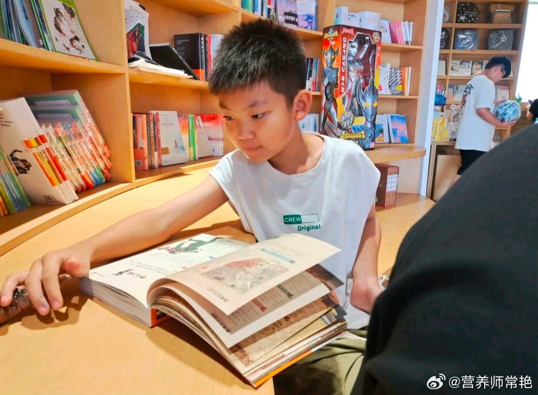 #每天只睡5小时的小学生熬不动了##健闻登顶计划# 【儿童睡眠有多重要？】有时让